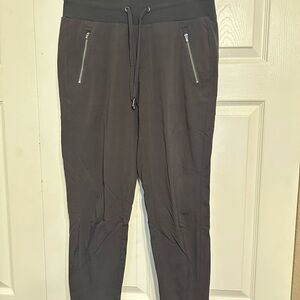 Athleta | Black Jogger Pants - Women’s 8